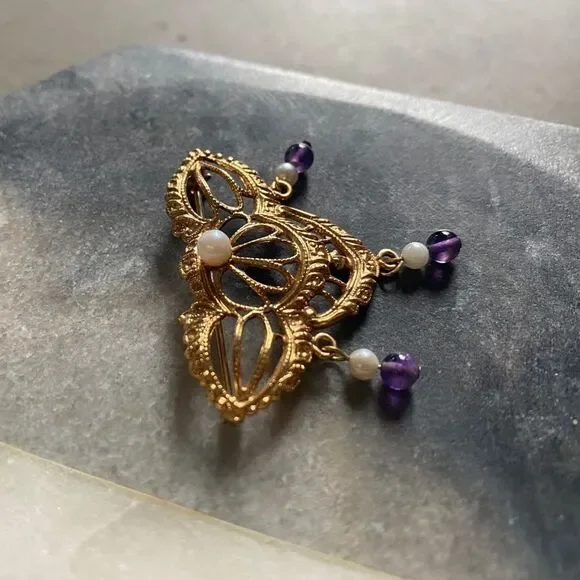 Vintage 1990’s Gold Chandelier Pin (Costume) - Picture 5 of 9